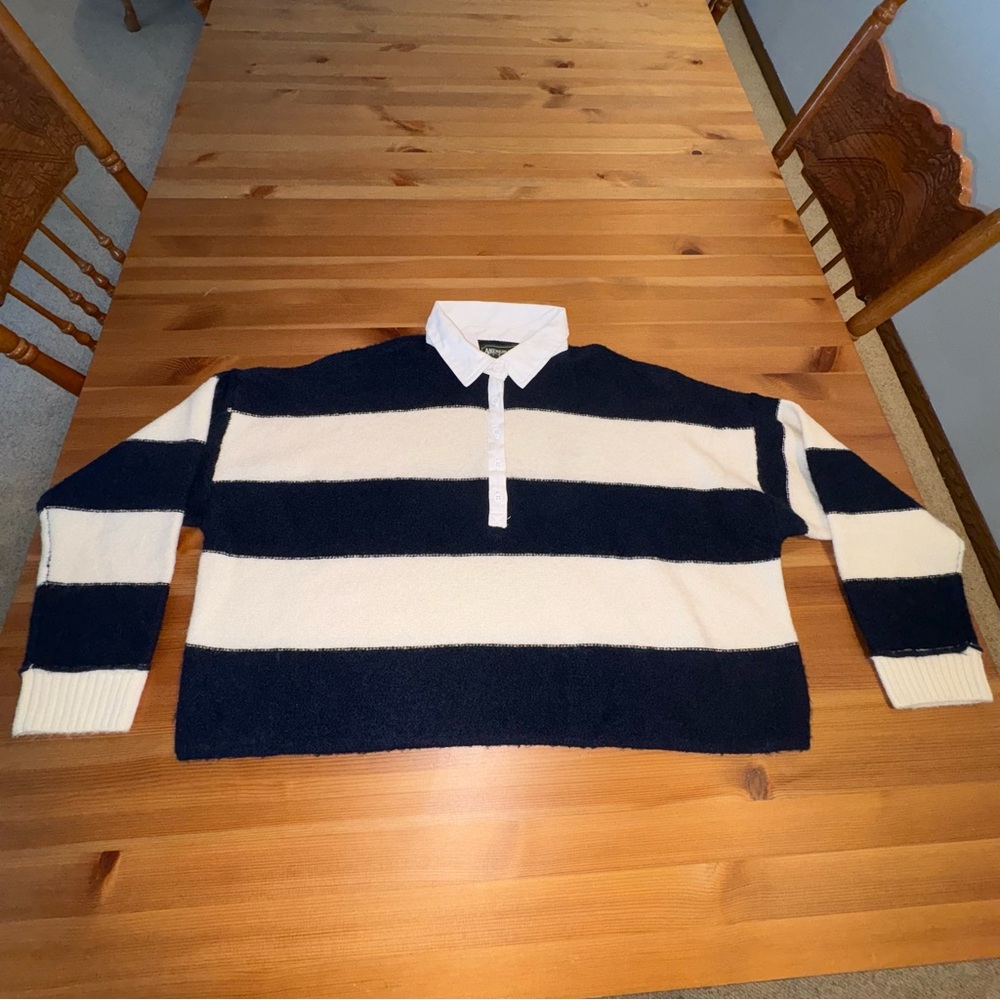 American Eagle NWT Striped Navy And White Collard Sweater Preppy Size Medium